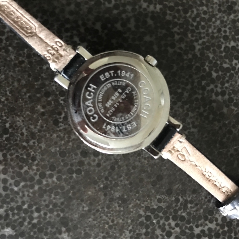 Coach Watch - Picture 3 of 3